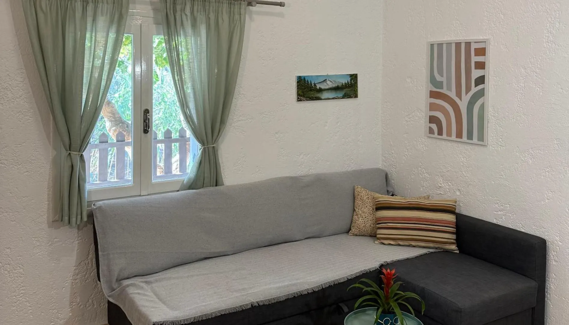Golden Horizon Retreat, Tranquil Atmosphere Next To The Sea! Gournes Gouvon